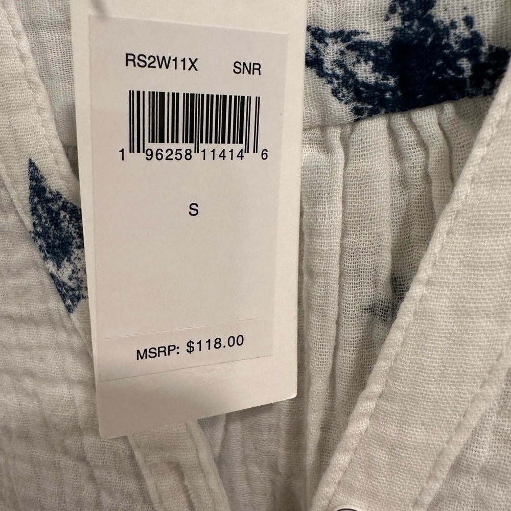 Splendid Sleeveless White Top with Blue Stars - Picture 3 of 5